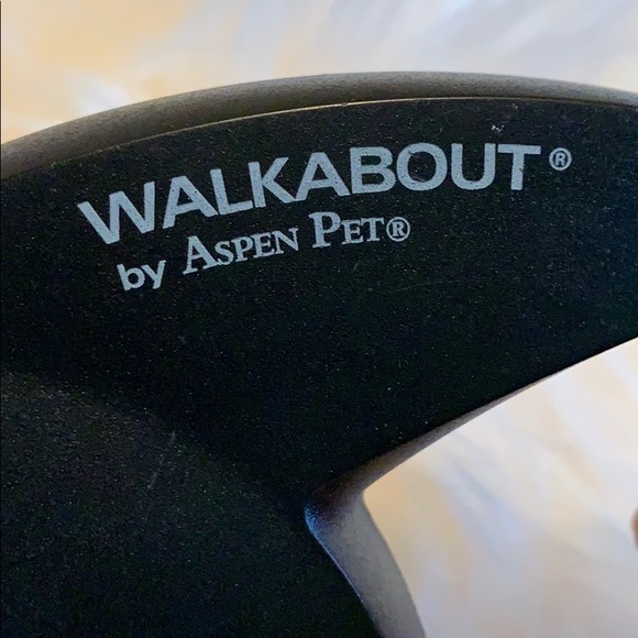 15 foot retractable dog leash and pouch - Picture 3 of 6